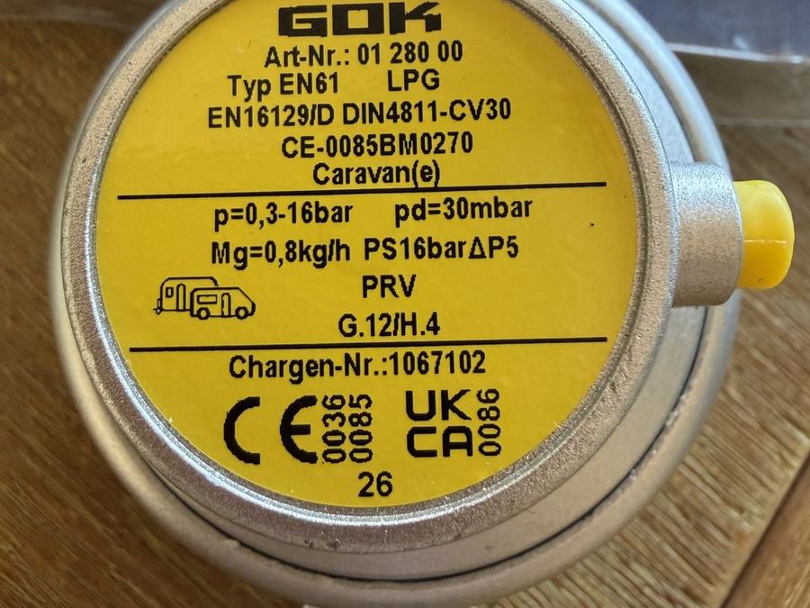 Druckregler mit Typenschild und Angabe 30 mbar